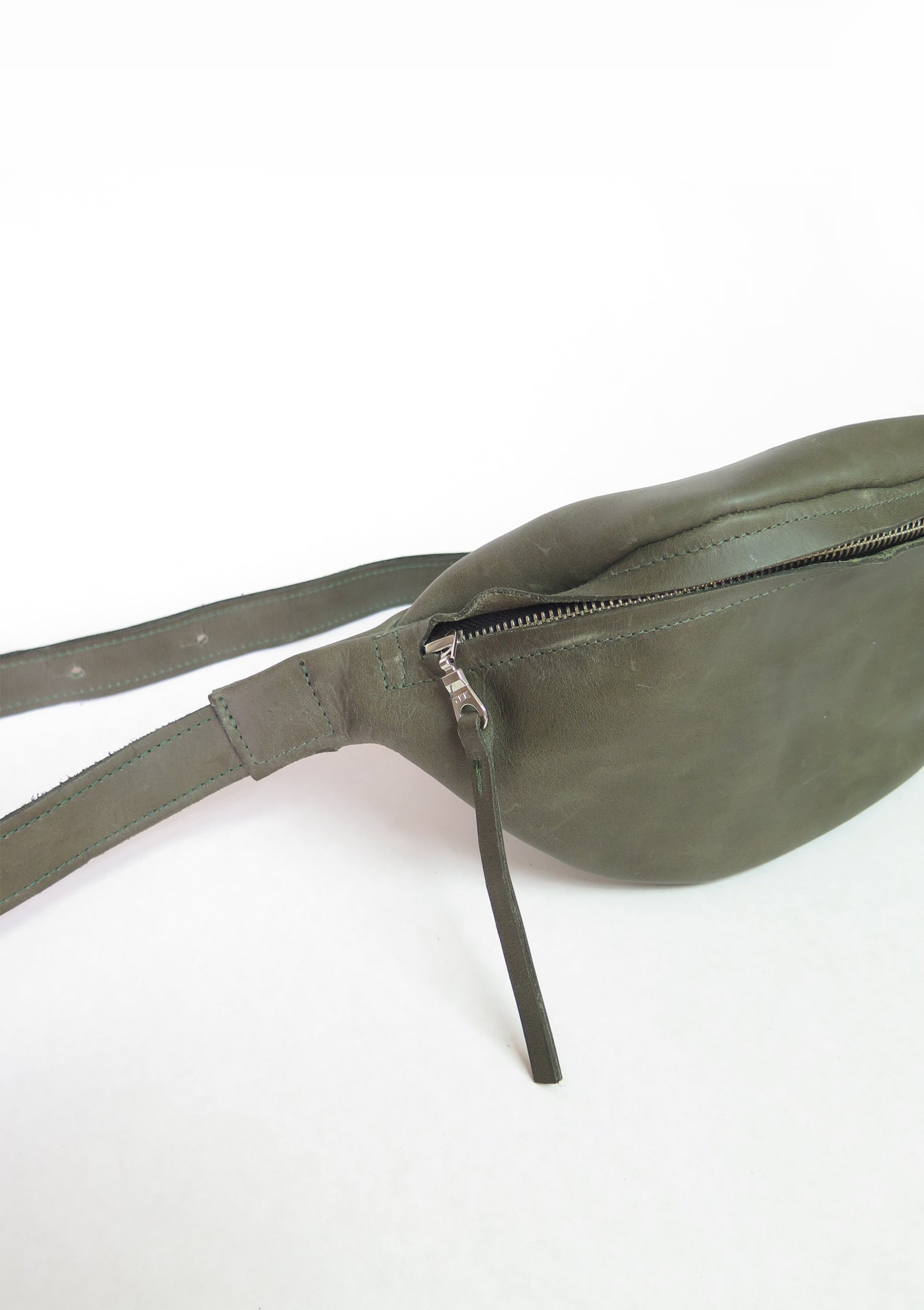 PRE-ORDER Banano N.3 - Verde Musgo