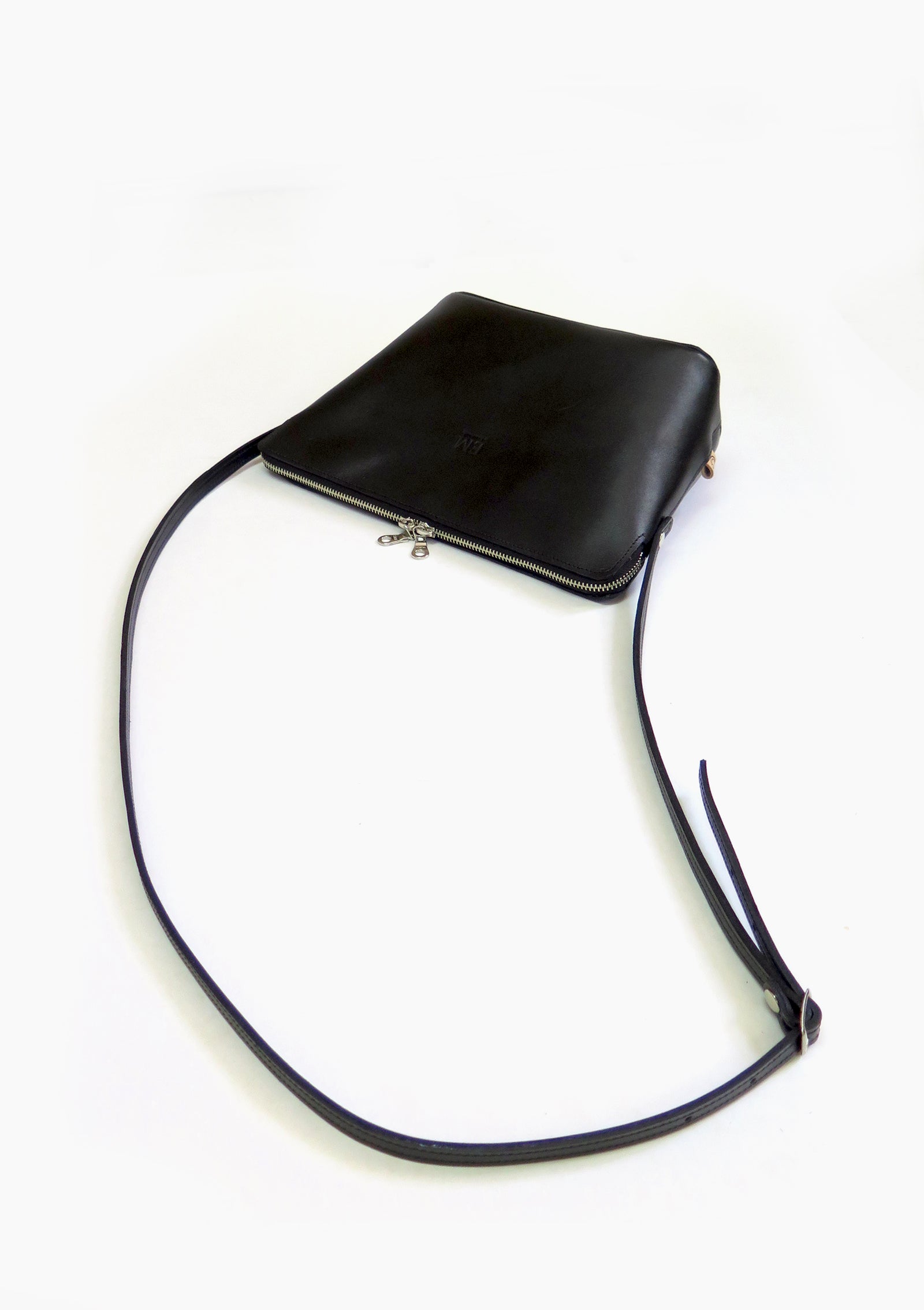 PRE-ORDER Cartera N.17 - Negro Brillante Grueso