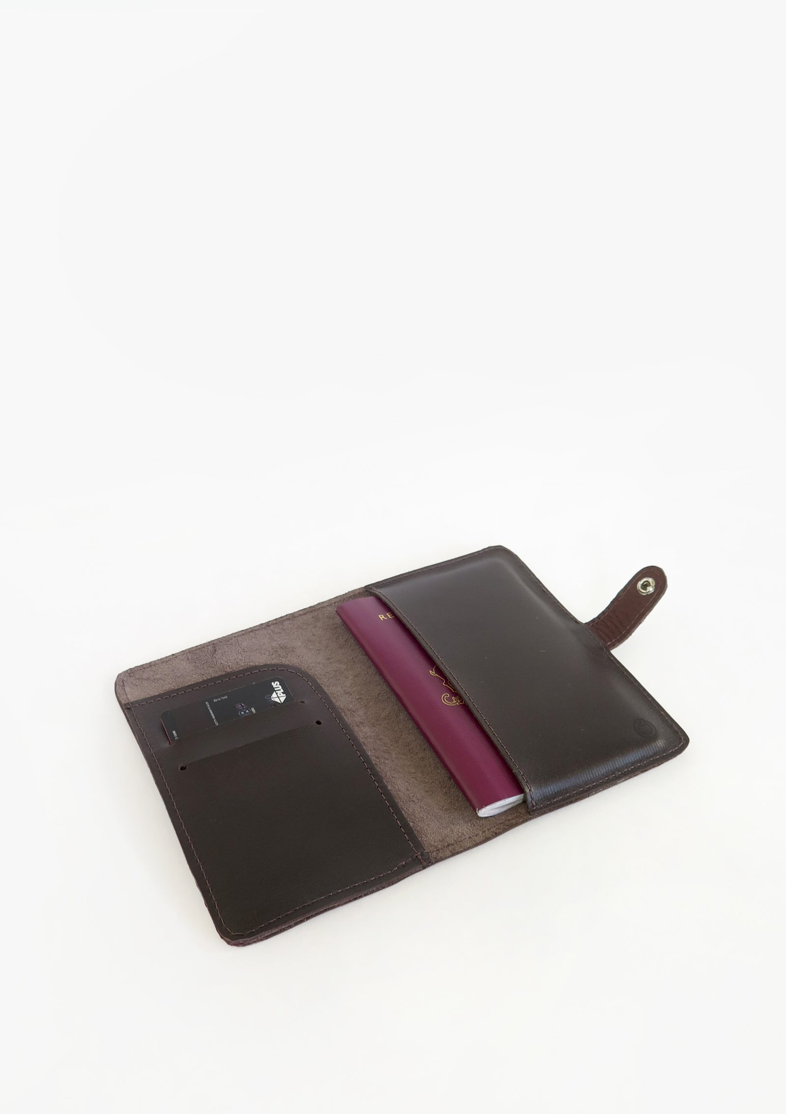 PRE-ORDER Portapasaporte N.2 - Café