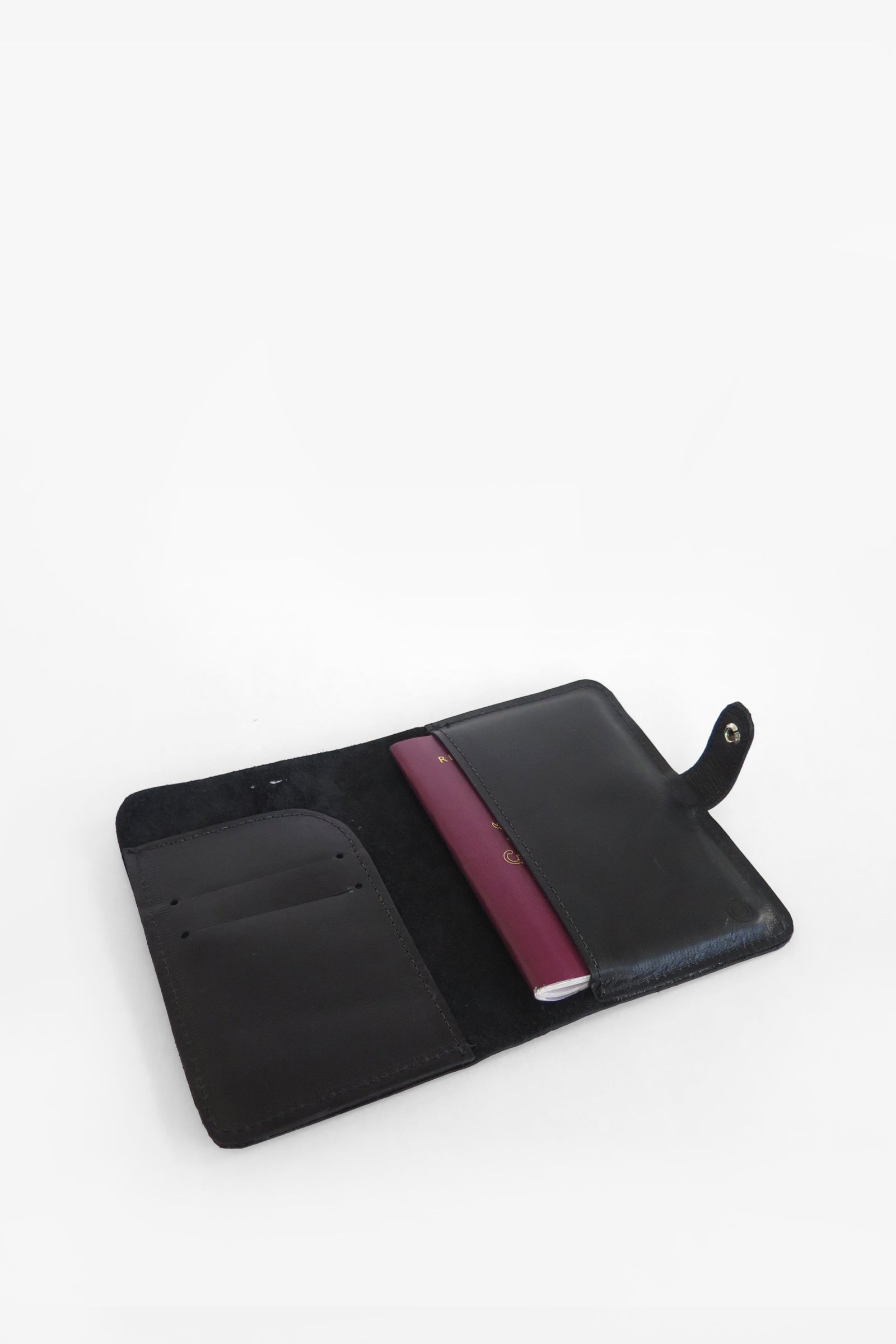 PRE-ORDER Portapasaporte N.2 - Negro