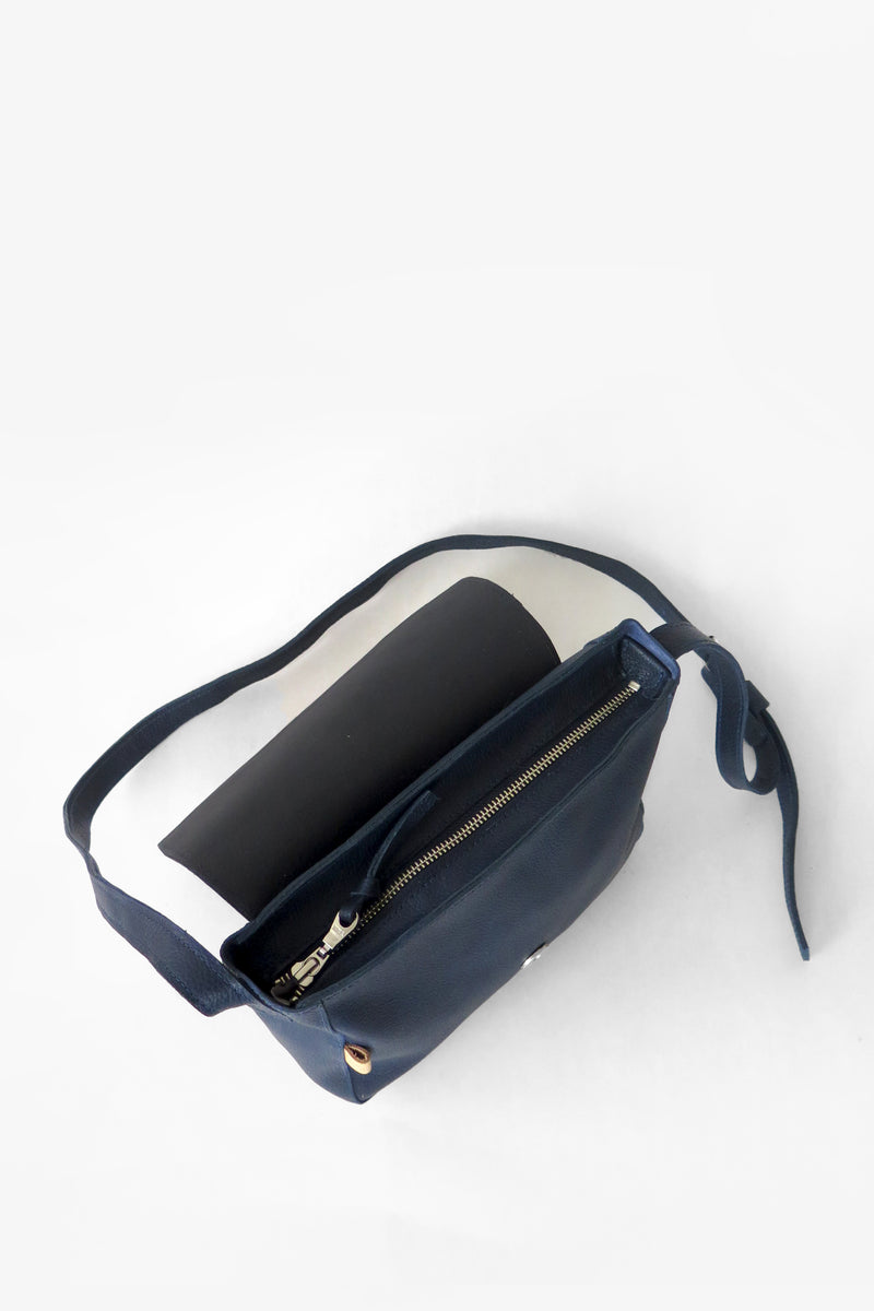 PRE-ORDER Cartera N.48 - Azul Marino Grano