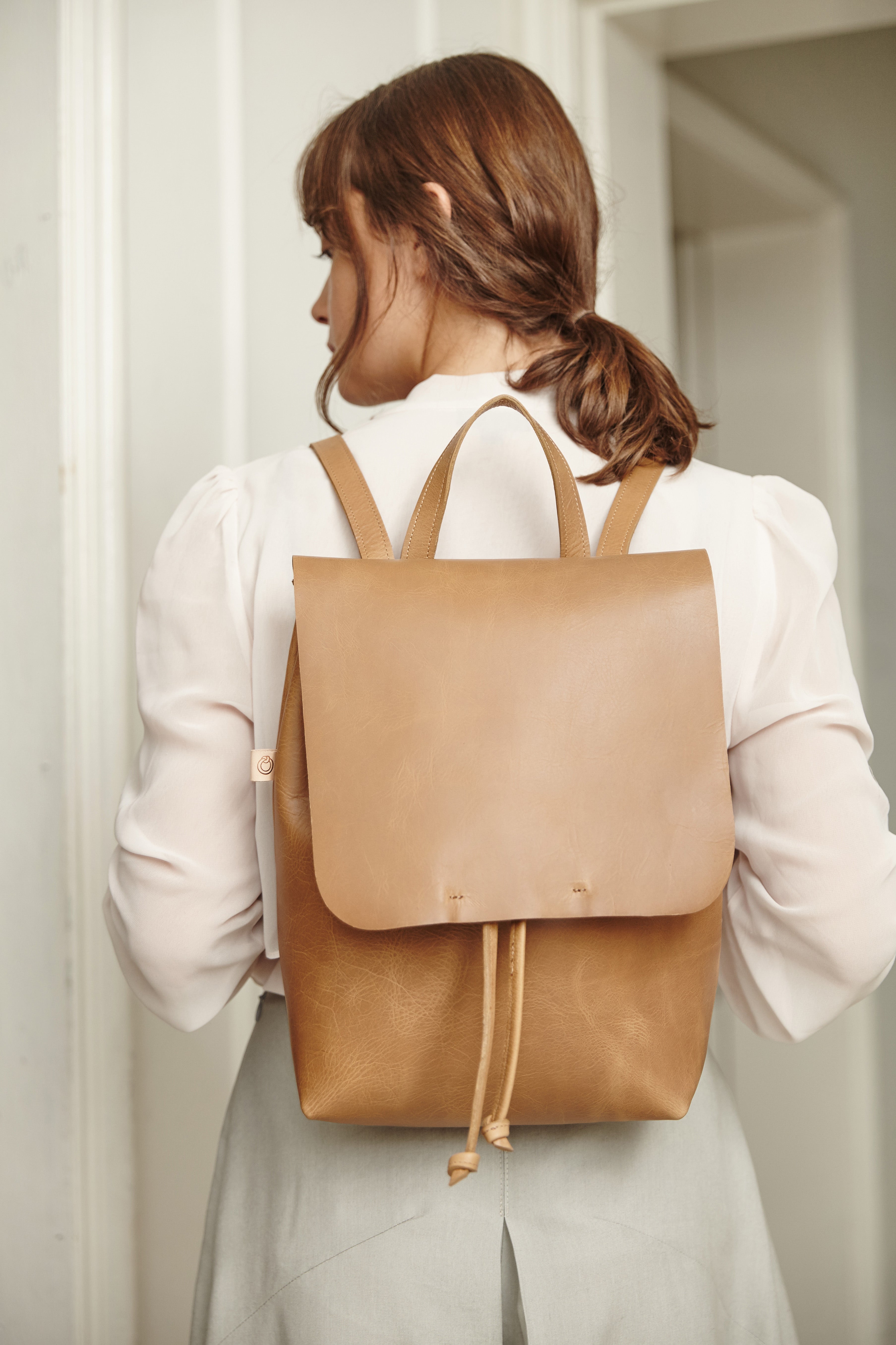 PRE-ORDER Mochila N.1 Med - Café Claro