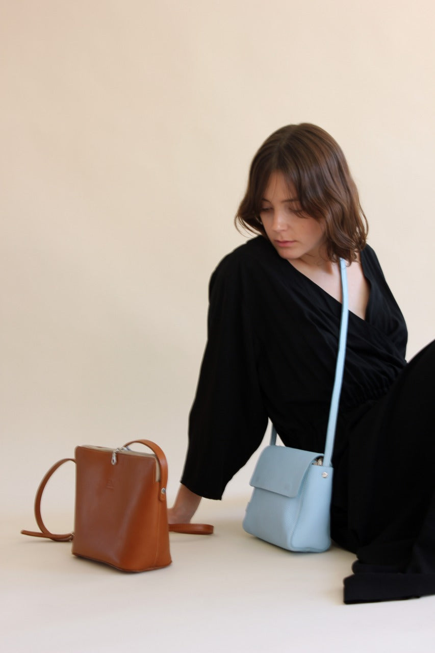 PRE-ORDER Cartera N.17 - Miel